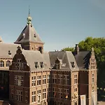 Tropen Hotel