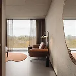 Tropen Hotel 3*